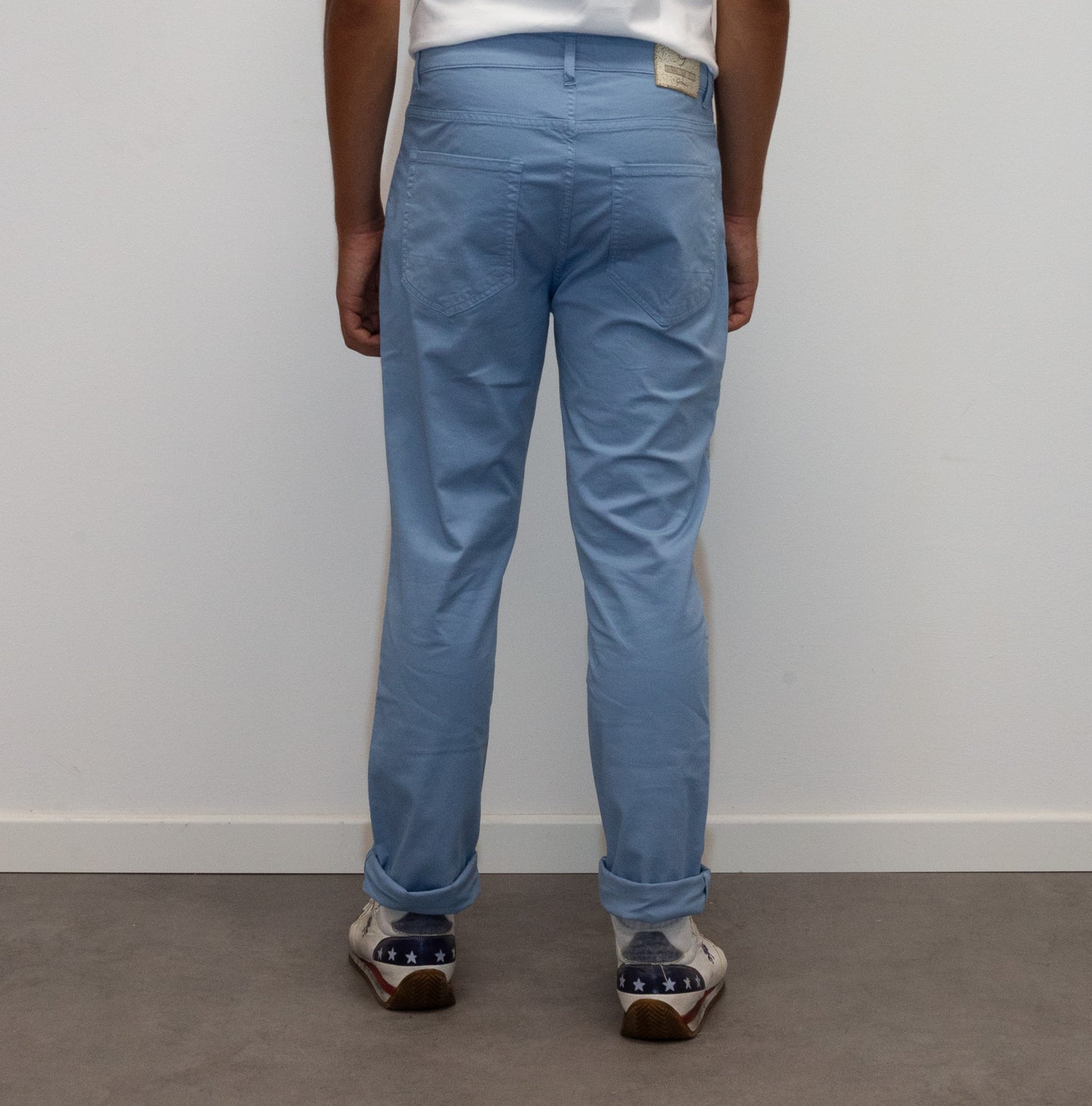 Pantalone celeste regular
