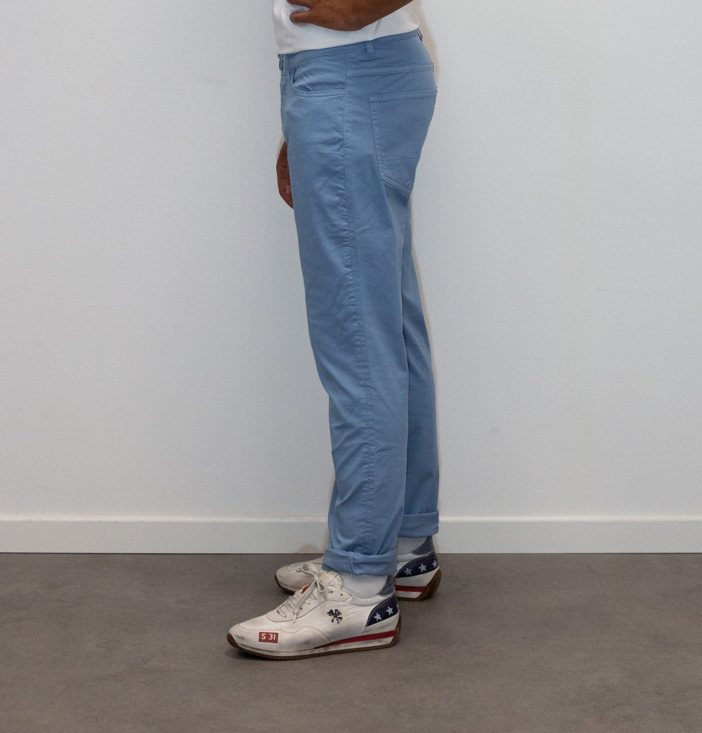 Pantalone celeste regular