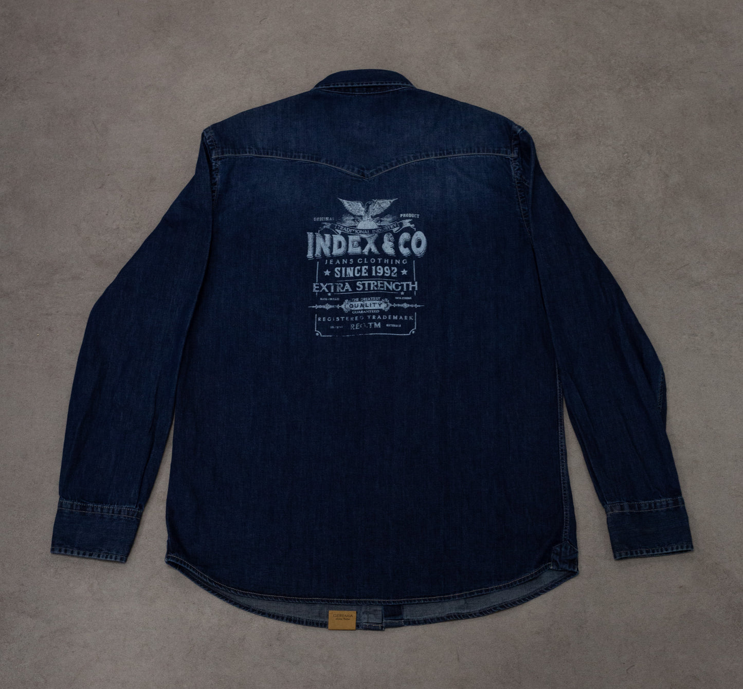 Camicia texana in denim blu scuro con stampa posteriore